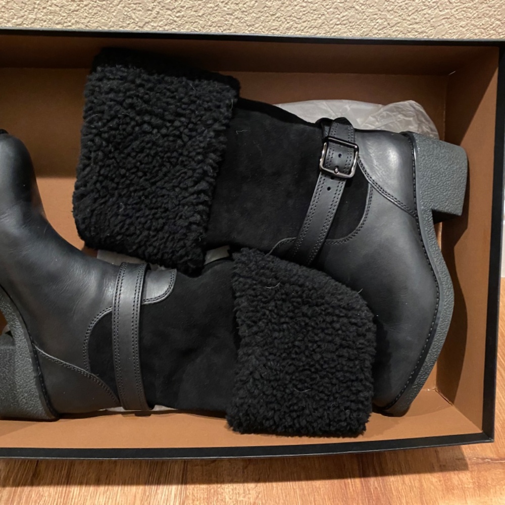 Coach Boots - Picture 2 of 6